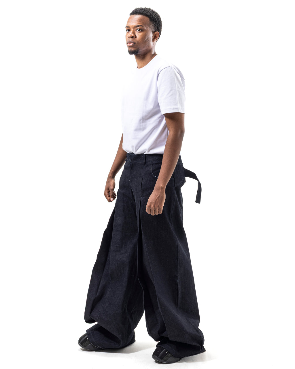 Pantalón pinzado (Look 3)